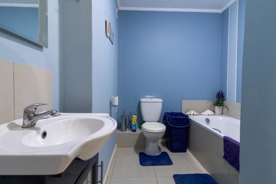 2 Bedroom Property for Sale in Gansbaai Central Western Cape